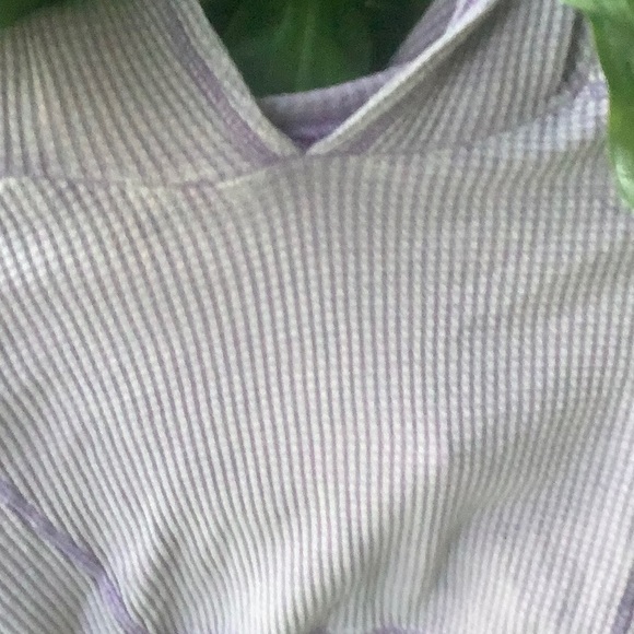 💅🏽Purple Cropped Sweatshirt💅🏽 - Picture 2 of 3